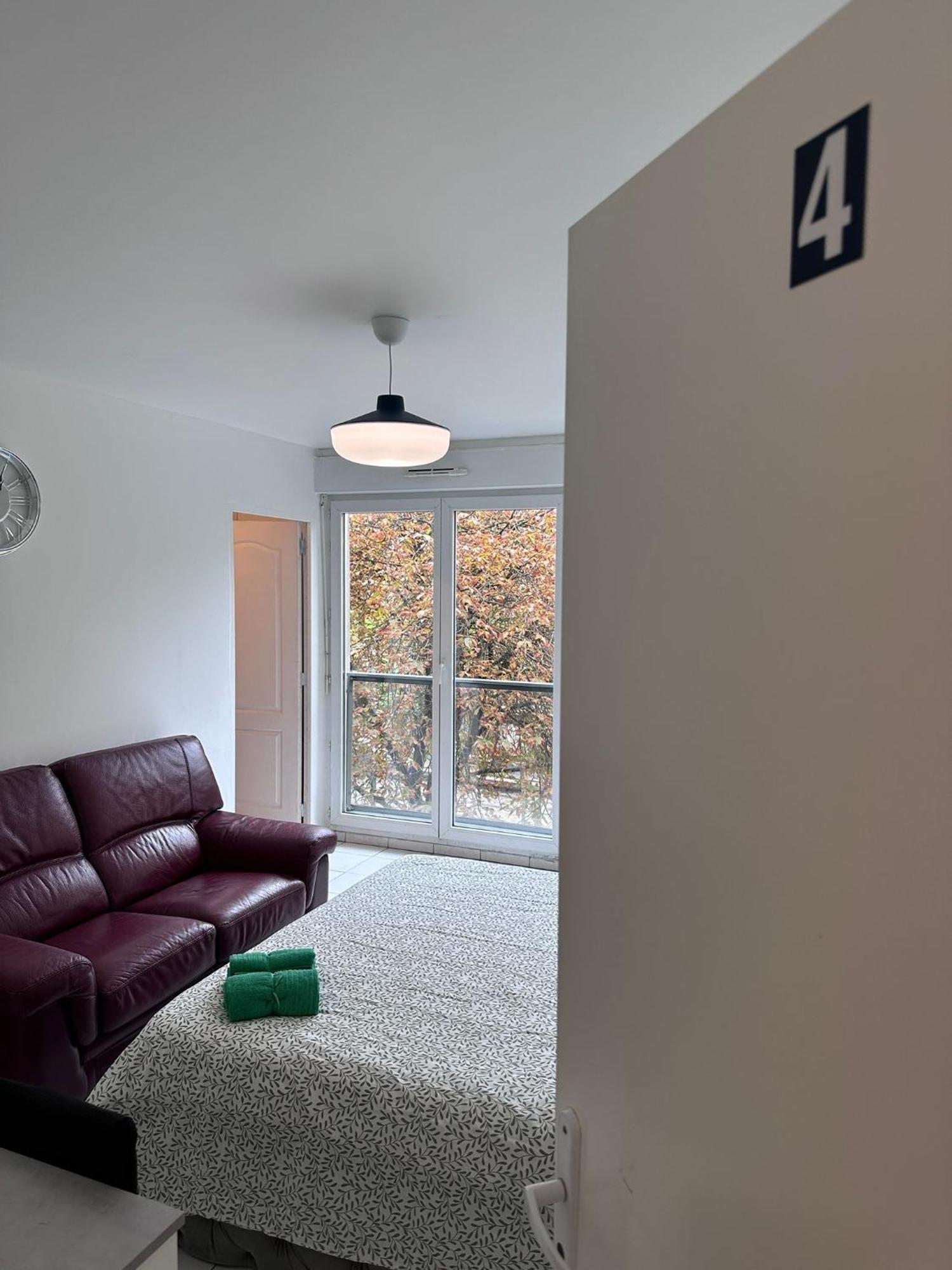 Sri-Indo Bobigny Paris Apartment Exterior photo